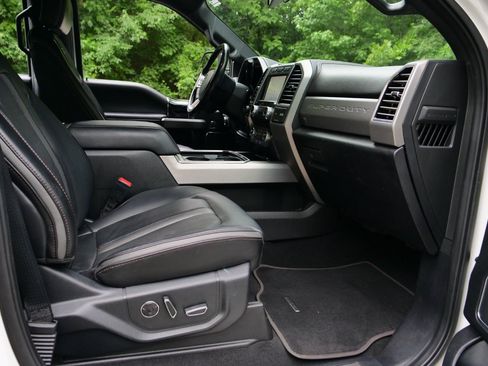 Used 2020 Ford F250 Platinum w/ FX4 Off-Road Package AWD/4WD image 40