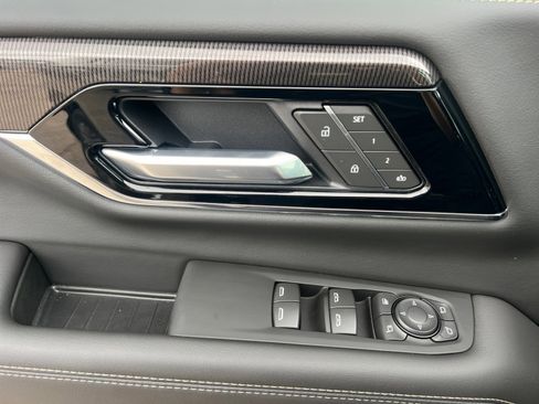 New 2026 GMC Yukon Elevation w/ LPO, Get Active Package AWD/4WD image 30