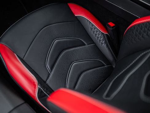 Used 2023 Aston Martin DBS Coupe image 40