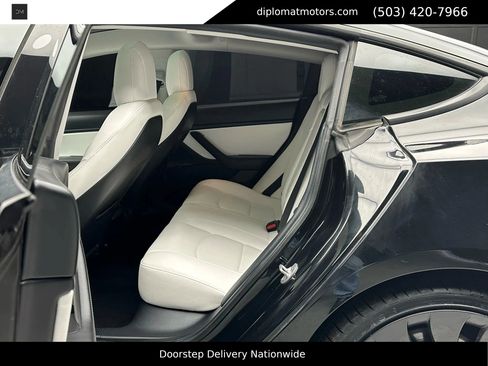 Used 2021 Tesla Model 3 Performance image 19