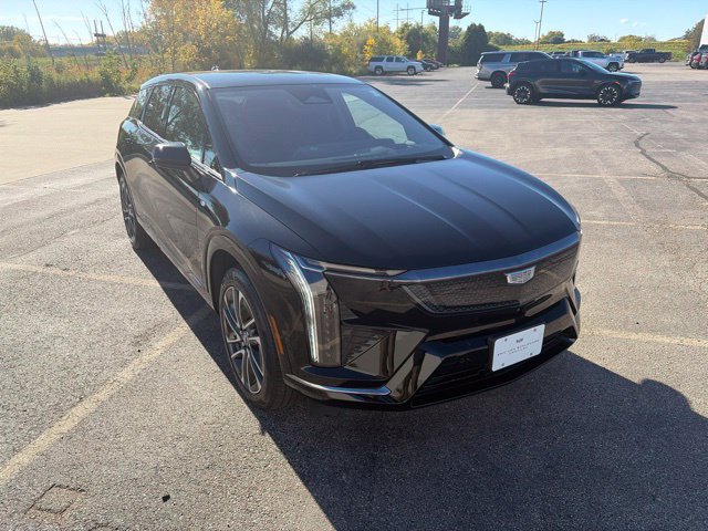 Used 2026 Cadillac Optiq Sport 2 w/ LPO, Floor Liner Package AWD/4WD image 8