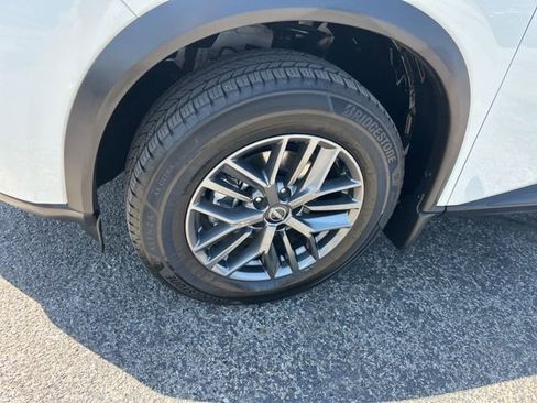 Used 2023 Nissan Rogue S FWD image 10