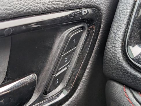 Used 2025 Dodge Durango GT image 9