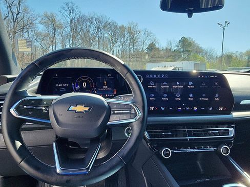 New 2026 Chevrolet Traverse LT w/ LPO, Floor Liner Package FWD image 20