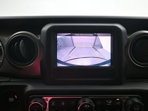 Used 2022 Jeep Wrangler Unlimited Sport AWD/4WD image 16