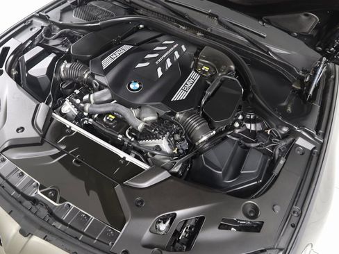 Used 2023 BMW M550i xDrive image 23