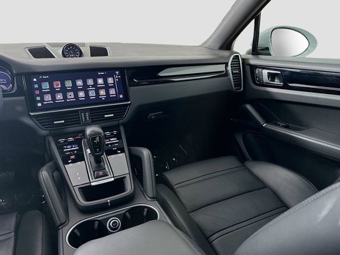 Certified 2022 Porsche Cayenne Coupe image 26