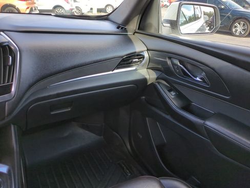 Certified 2023 Chevrolet Traverse High Country image 17