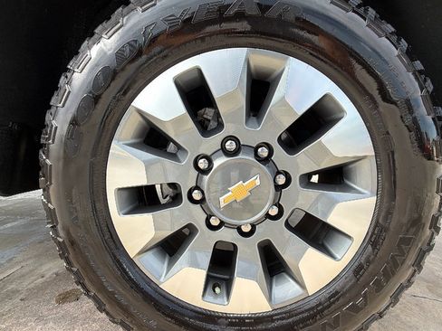 Certified 2025 Chevrolet Silverado 2500 Custom w/ Custom Convenience Package AWD/4WD image 36