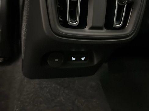 New 2026 Volvo XC40 B5 Ultra w/ Climate Package image 28