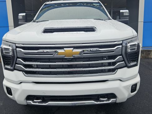 New 2026 Chevrolet Silverado 3500 High Country w/ Technology Package AWD/4WD image 3