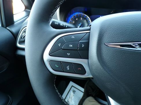 New 2026 Chrysler Pacifica Select image 19