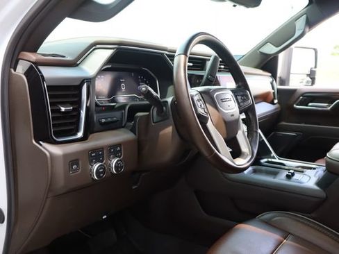 Used 2024 GMC Sierra 2500 Denali w/ Denali Reserve Package AWD/4WD image 18