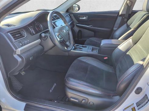 Used 2017 Toyota Camry XSE image 9