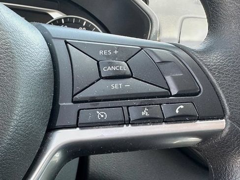 Used 2025 Nissan Altima 2.5 SV FWD image 17