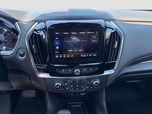 Used 2023 Chevrolet Traverse RS AWD/4WD image 16