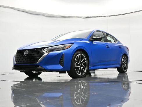 Used 2025 Nissan Sentra SR image 35