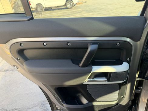Used 2023 Land Rover Defender 110 S image 12