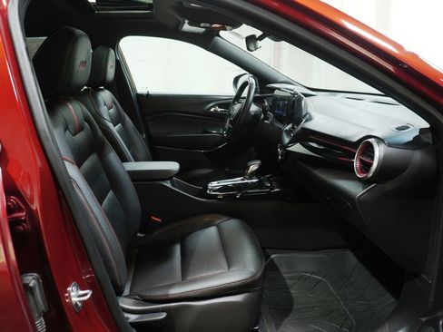 Used 2024 Chevrolet Trax RS w/ Sunroof Package image 11