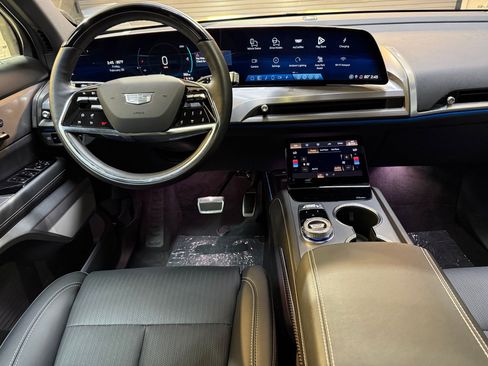 New 2026 Cadillac Vistiq Luxury w/ LPO, Floor Liner Package image 50