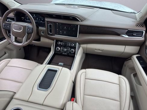 Certified 2023 GMC Yukon XL Denali w/ LPO, Floor Liner Package AWD/4WD image 21