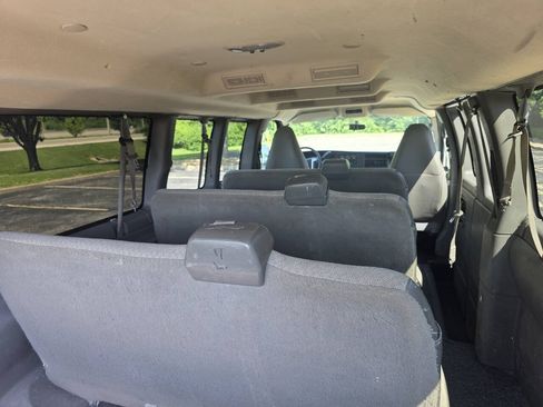 Used 2017 Chevrolet Express 3500 LT w/ LT Preferred Equipment Group RWD image 11