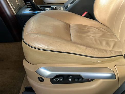 Used 2010 Land Rover Range Rover HSE image 36