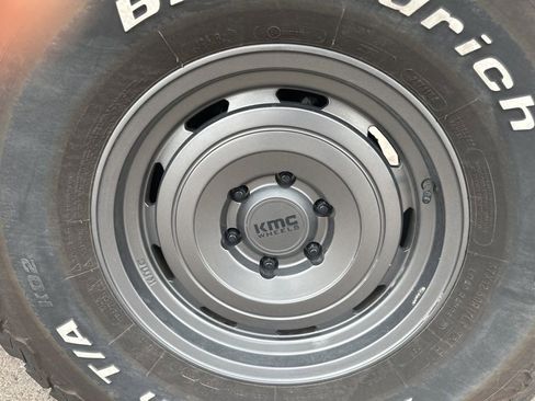 Used 2022 Ford Bronco Badlands image 11