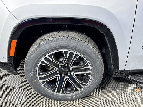 New 2026 Jeep Grand Wagoneer 4WD w/ Premium Group I image 30
