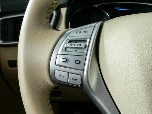 Used 2014 Nissan Rogue SL w/ SL Premium Package FWD image 10