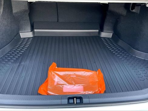New 2026 Toyota Camry Hybrid FWD image 7