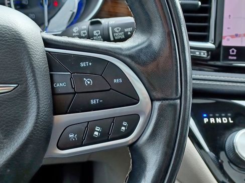 Used 2022 Chrysler Pacifica Limited image 22