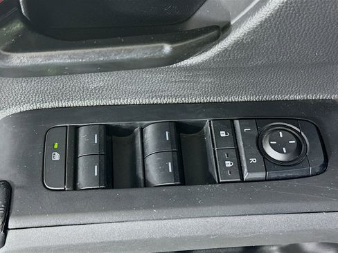 Used 2024 Toyota Tacoma SR image 14