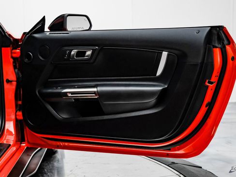 Used 2022 Ford Mustang Shelby GT500 w/ Technology Package image 86