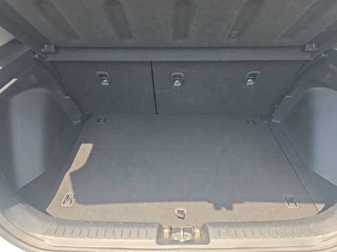 Used 2025 Hyundai Venue SEL FWD image 13