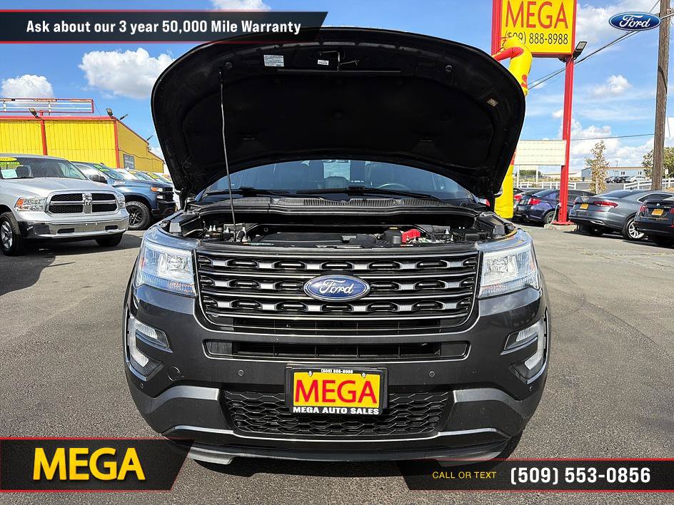 Used 2017 Ford Explorer XLT w/ XLT Appearance Package AWD/4WD image 14
