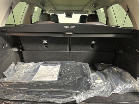 New 2026 Mercedes-Benz GLS 450 4MATIC image 24