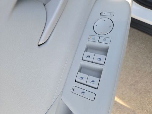 New 2026 Hyundai Kona SE image 19