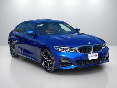 Used 2022 BMW 330e w/ M Sport Package RWD image 3