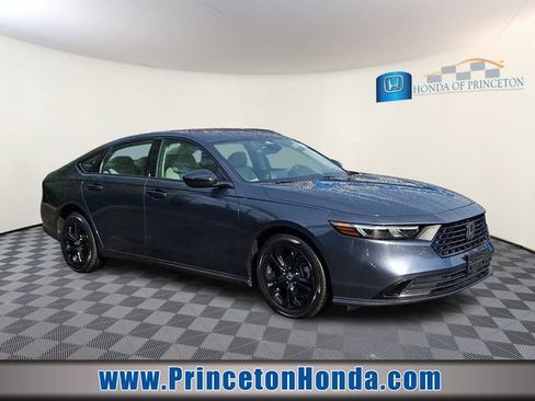 Used 2025 Honda Accord SE image 1