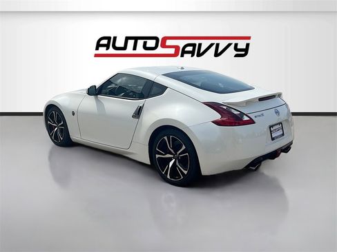 Used 2018 Nissan 370Z w/ Sport Package image 5