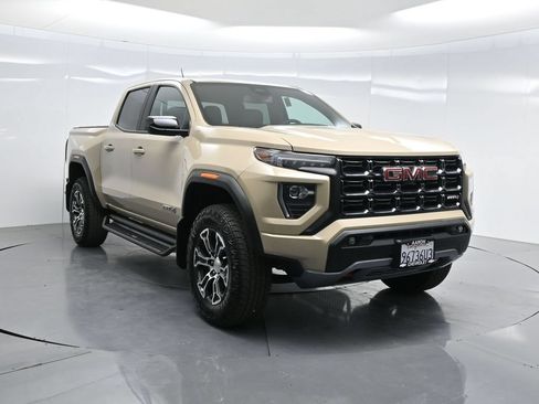 Used 2023 GMC Canyon AT4 w/ AT4 Premium Package AWD/4WD image 38