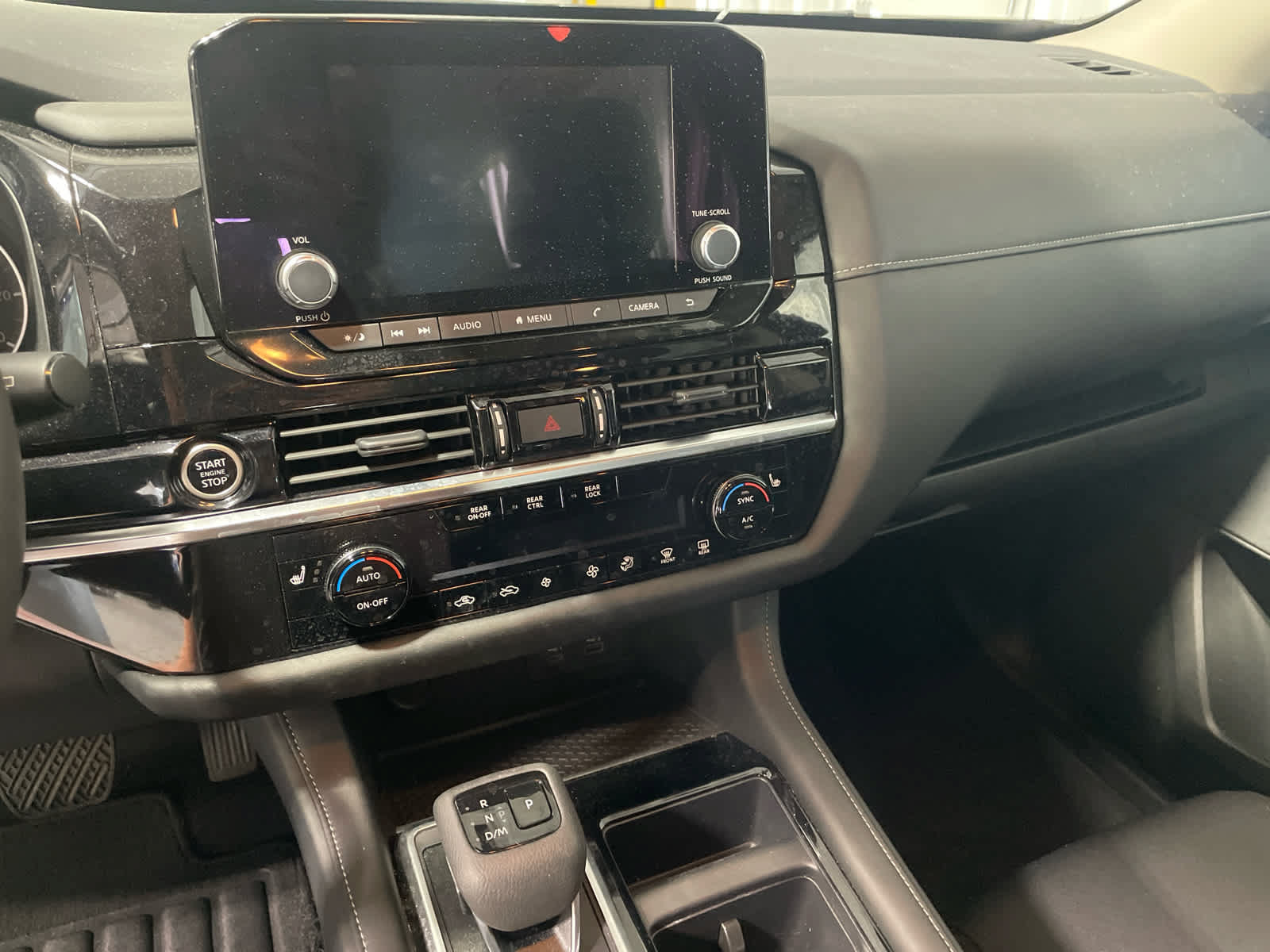 Used 2024 Nissan Pathfinder SV AWD/4WD image 7