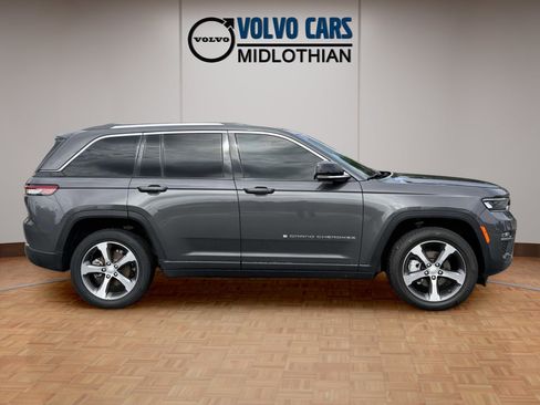 Used 2023 Jeep Grand Cherokee Limited AWD/4WD image 18