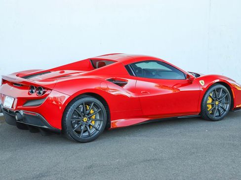 Certified 2022 Ferrari F8 Tributo RWD image 16