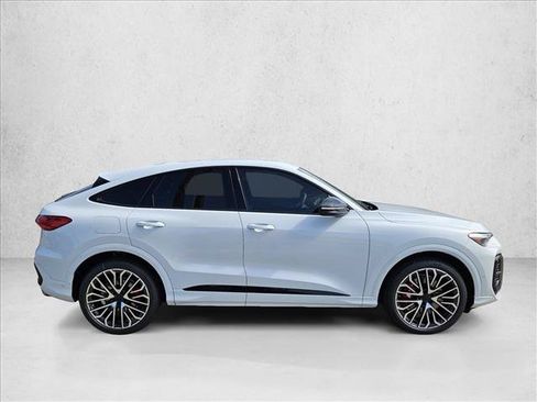 New 2026 Audi SQ5 Prestige AWD/4WD image 4