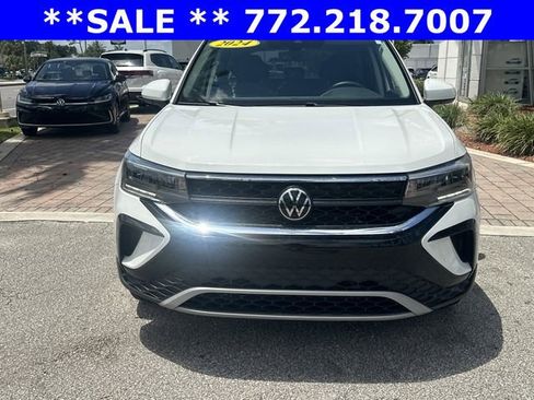 Certified 2024 Volkswagen Taos SE FWD image 4