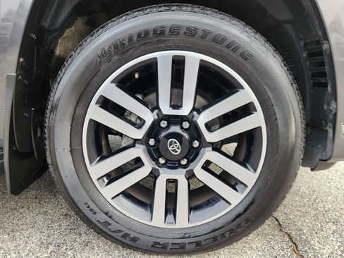 Used 2023 Toyota 4Runner Limited image 21