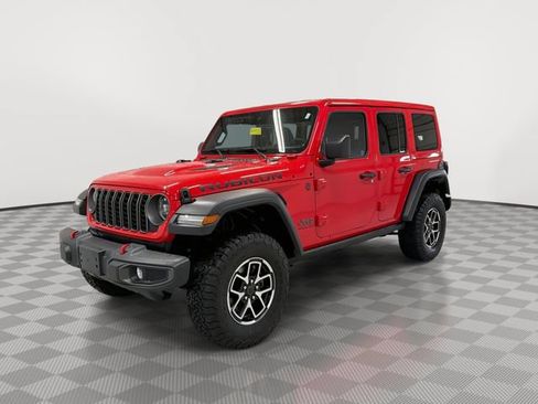 Used 2025 Jeep Wrangler Unlimited Rubicon w/ Convenience Group AWD/4WD image 5