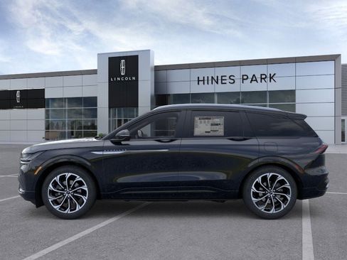 New 2026 Lincoln Nautilus Reserve image 3